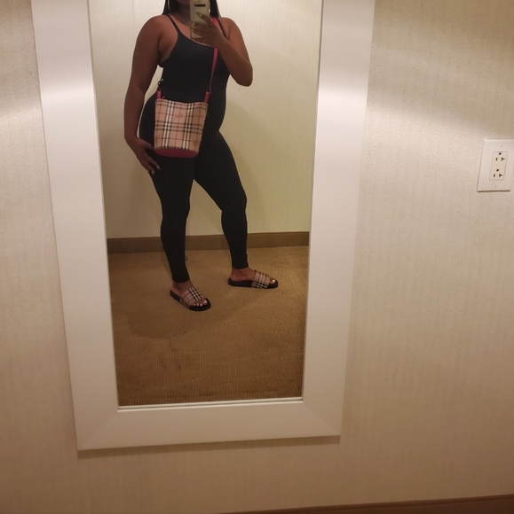 Authentic burberry crossbody bucket bag - Picture 7 of 7